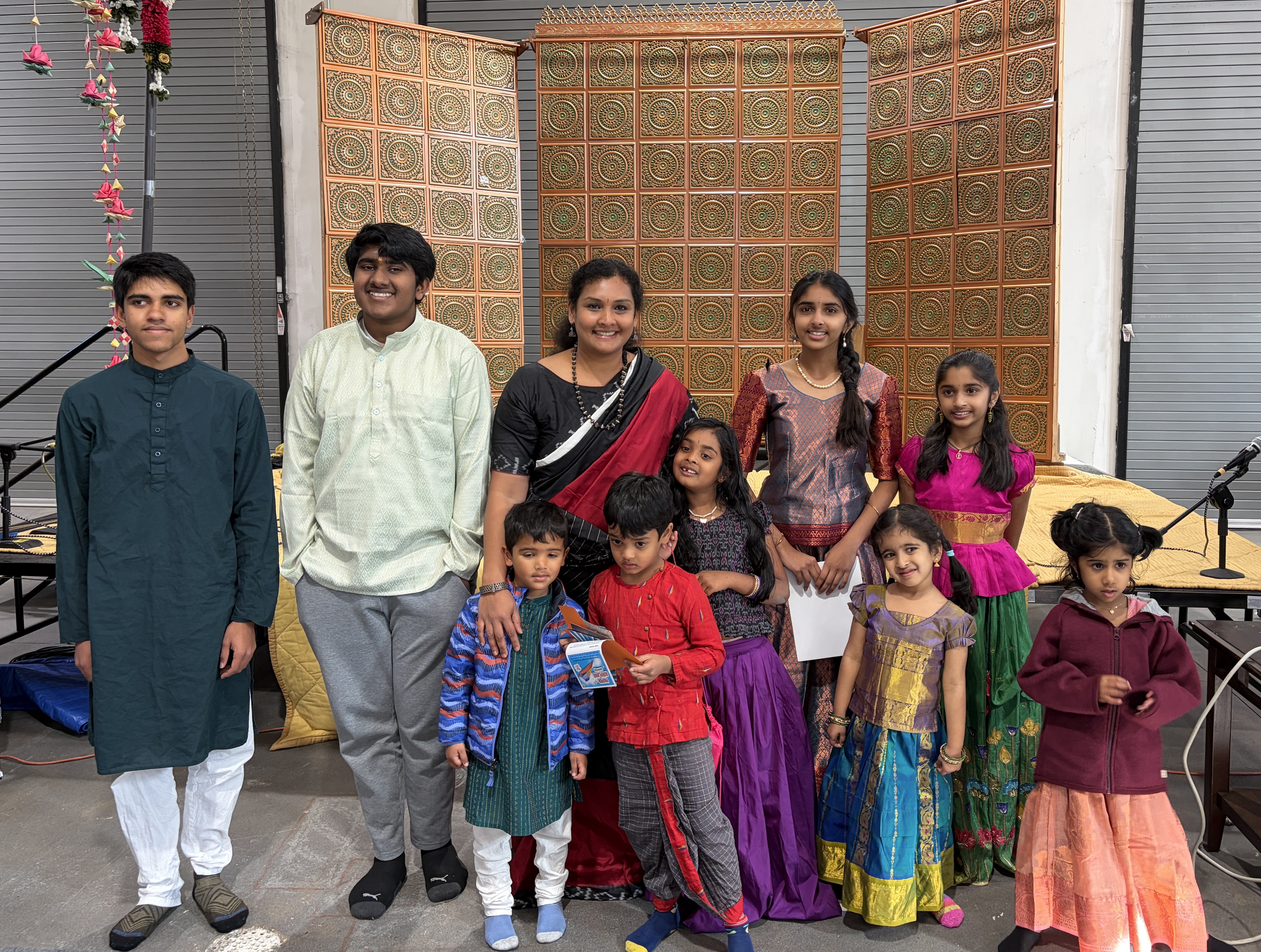 Arpanaa performers group photo with Guru Krithika Rajagopal
